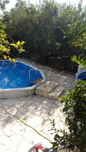 Отель Max apartment  Каштел Камбеловац